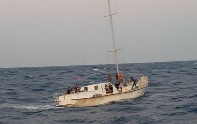 У берегов Италии задержали яхту с украинцами, перевозивших нелегальных мигрантов