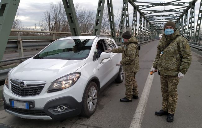 На границе с Венгрией начался температурный скрининг въезжающих в Украину