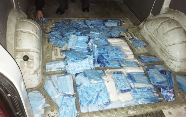 Українець намагався вивезти до Польщі понад 10 тис. респіраторних масок