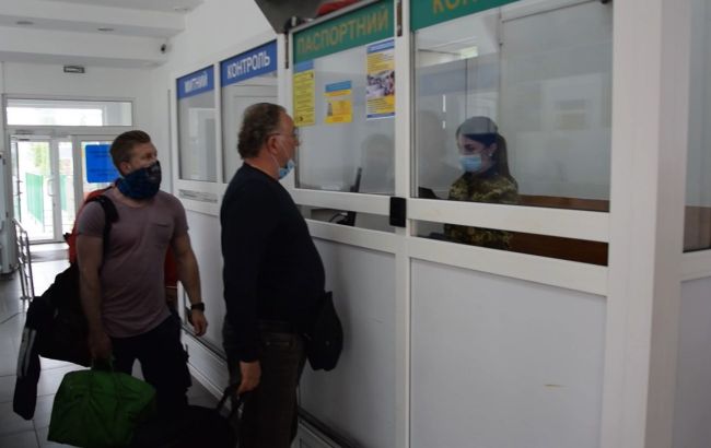 Черги на 10 годин: на кордоні з Польщею загострилася ситуація з перетином