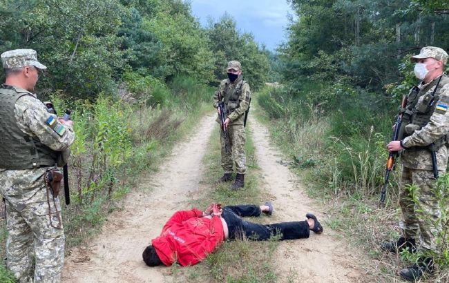 Во Львовской области напали с ножом на пограничника