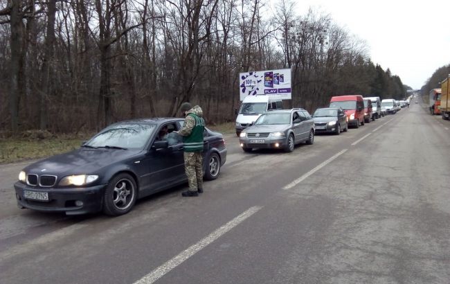 Украинцы массово выезжают за границу после зимних праздников