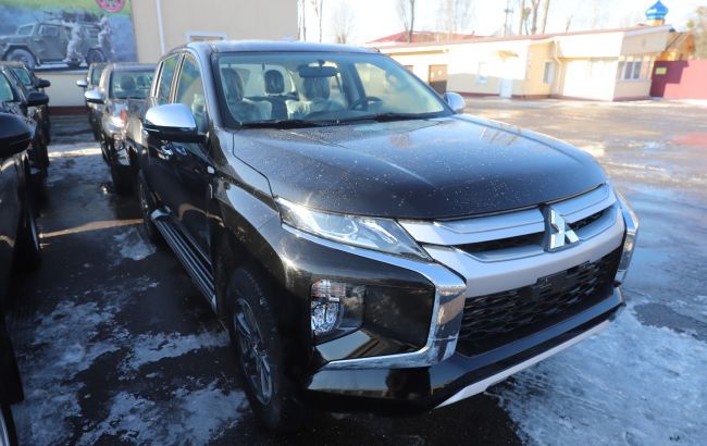 Для патрулирования труднодоступных участков: США передали пограничниками внедорожники