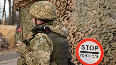 В Сумской области силовики стреляли по автомобилю, который не остановился на блокпосту