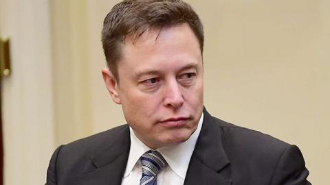 "Мне очень больно": Илон Маск рассказал, как переживает из-за разрыва с любимой