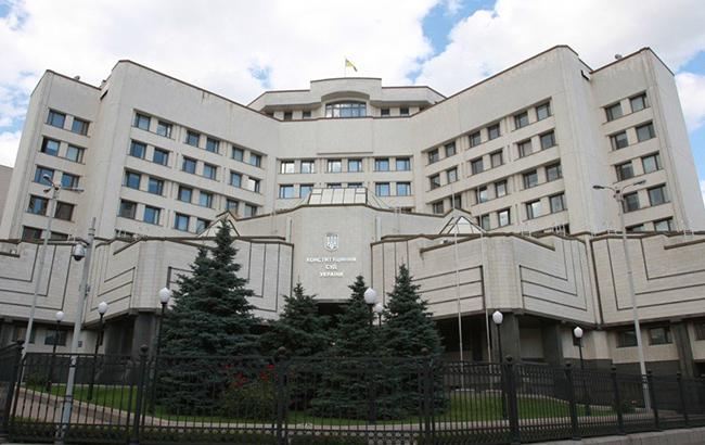 "Народный фронт" призвал президента не поддаваться на "провокации" относительно закона о КСУ