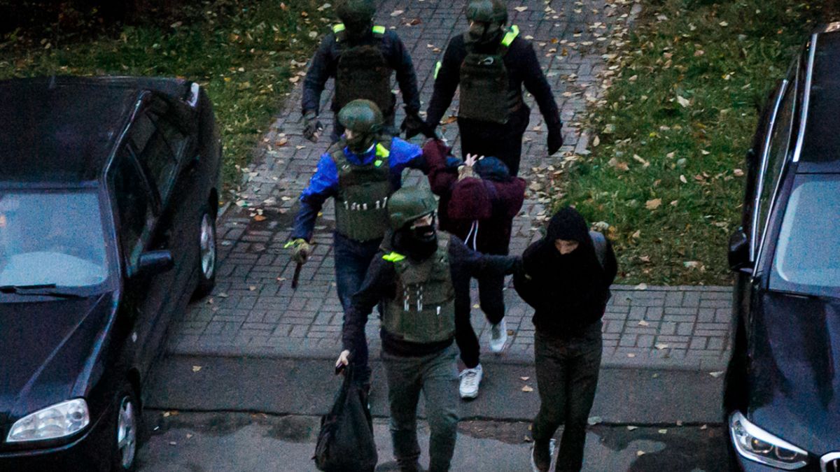 В Беларуси задержали украинца: силовики его увезли в неизвестном направлении