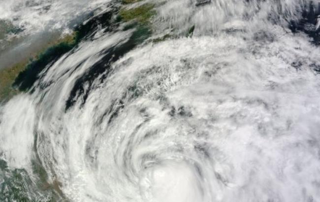 К Японии приближается мощный тайфун "Кило"