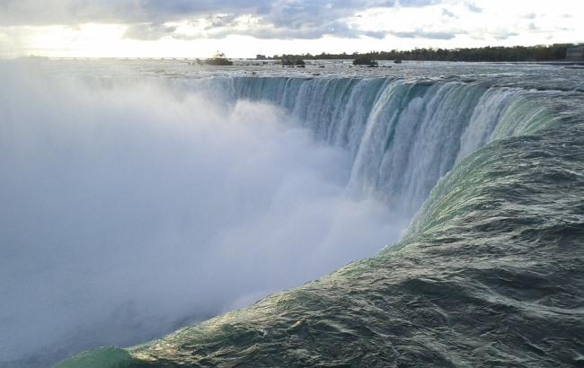 NASA показала "Ниагарский водопад" на Марсе