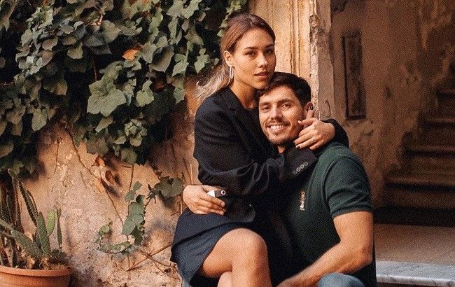 Победительница Холостяк 9 в модной шубке покорила французским шармом в Париже