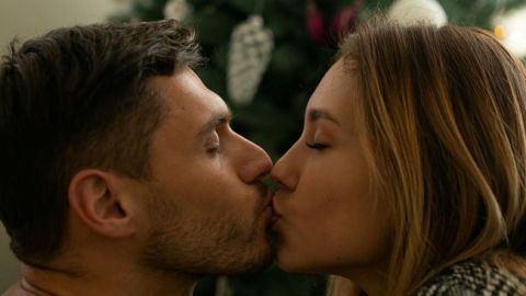 "Здоровый пофигизм": Холостяк 9 подвел итоги года и выложил фото в белье с возлюбленной