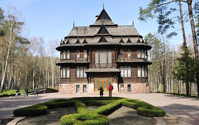 Журналісти розповіли, скільки коштувала оренда "Залісся" для зустрічі Порошенка з фракцією БПП