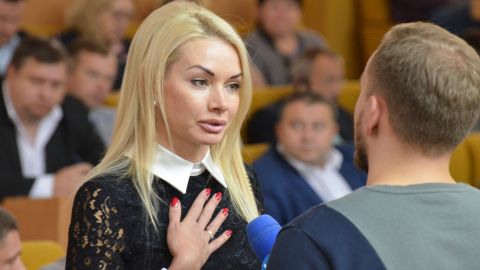 Названа "корабельною сосною" депутат відреагувала на скандал