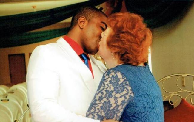 72-летняя британская пенсионерка не может воссоединиться со своим 27-летним мужем из Нигерии