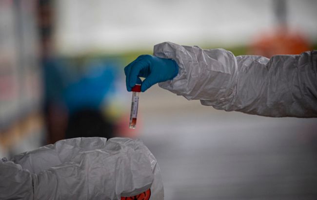 Вакцина від коронавірусу може бути готова у вересні, - вакцинолог Оксфорду