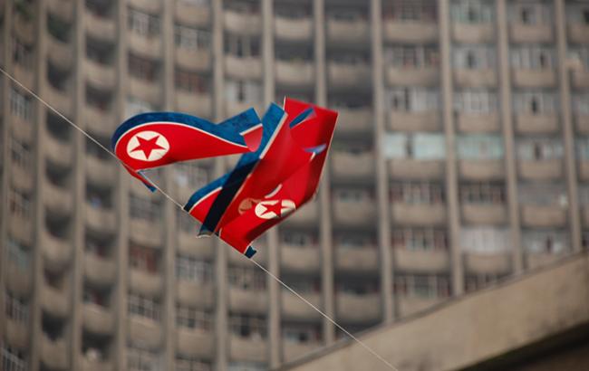 Задержанных в КНДР американцев перевезли из лагеря в отель в Пхеньяне, - Yonhap