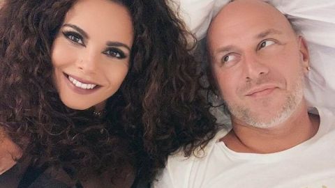 В постели с любимым: Настя Каменских взволновала интимным фото с мужем