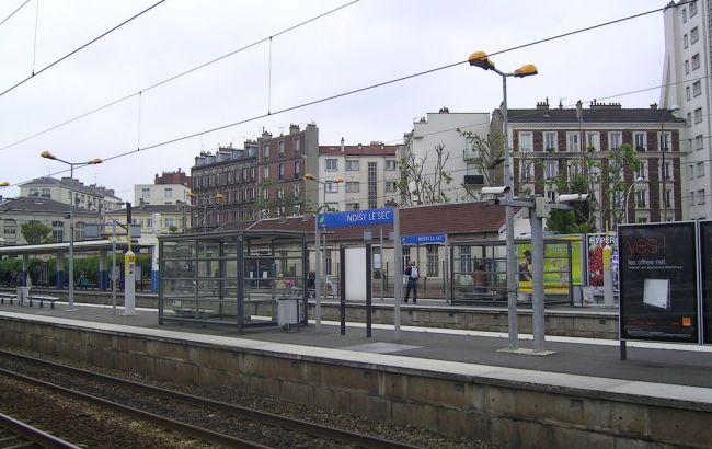 У передмісті Парижа 8 тис. людей евакуювали через бомби