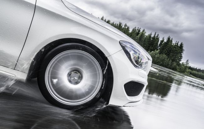 Езда на зимней резине летом: названы ТОП 3 главных опасностей