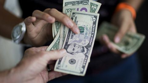 Яким буде курс долара найближчим часом: експерт озвучив прогноз