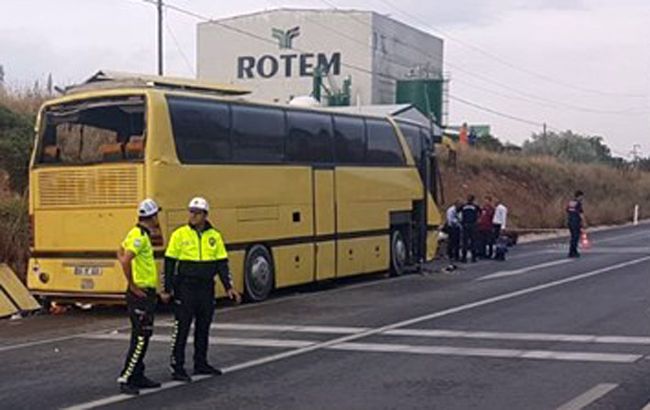В Турции в ДТП попал автобус с туристами, есть жертвы