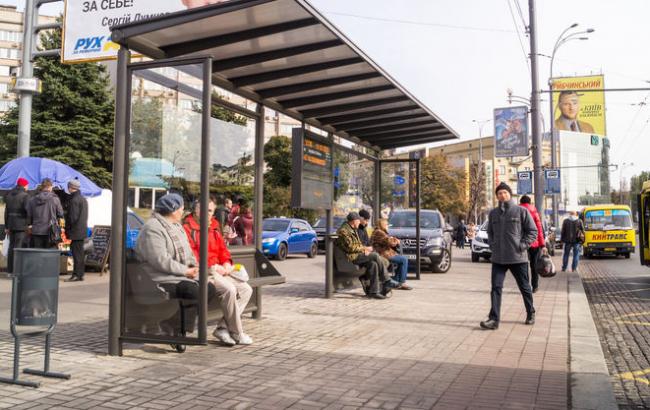 Автобусные остановки Киева оборудуют электронными табло