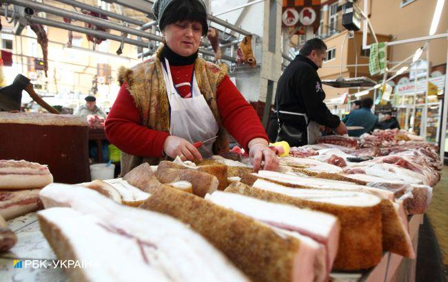 В Киеве на рынке продают сало по "бешеной" цене: такого еще не было никогда