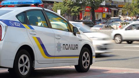 "Копів" госпіталізували: у Києві п'яний водій в'їхав в поліцейський патруль