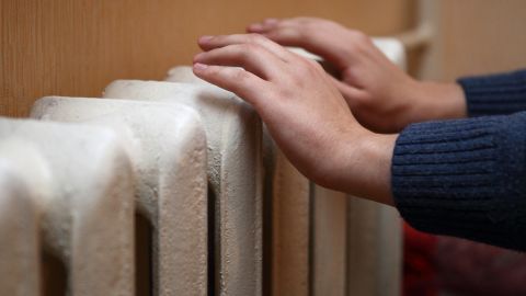 Коли в Україні включать опалення: названо головну умову