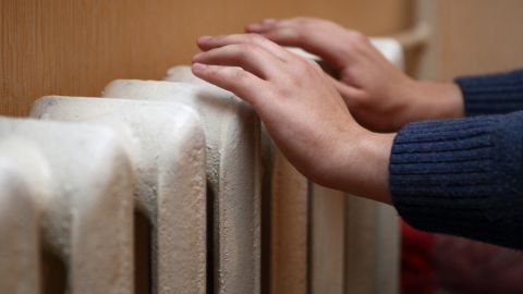 В Киеве перенесли сроки окончания отопительного сезона: названа причина