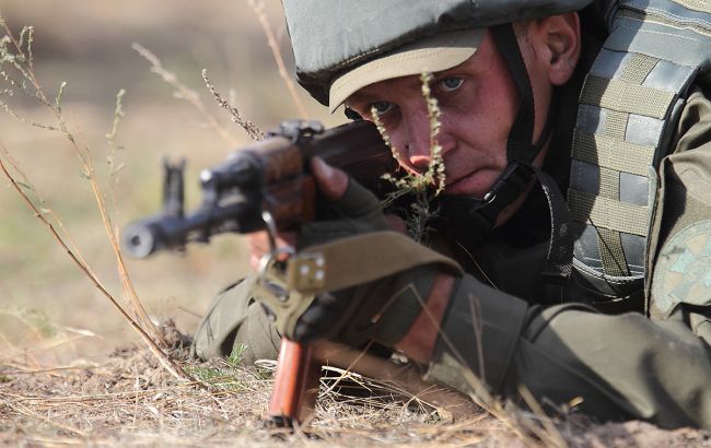 Боевики на Донбассе задействовали снайперов и применили запрещенное вооружение
