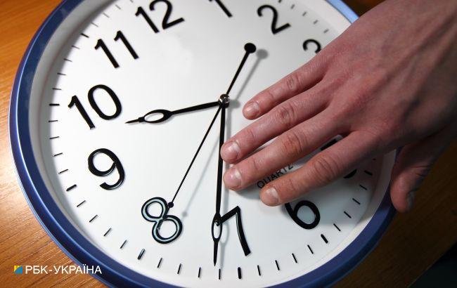 Експерти оцінили необхідність переведення годинників