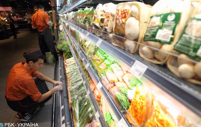 Продукти подорожчають. Експерти назвали ризики через зростання цін на добрива