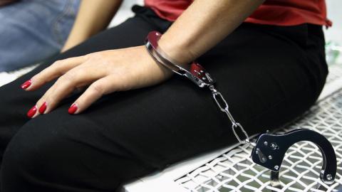 Горе-матір, яка хотіла продати власну дитину, отримала суворе покарання