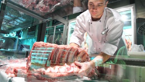 В Украине обнаружили опасное мясо: назван производитель