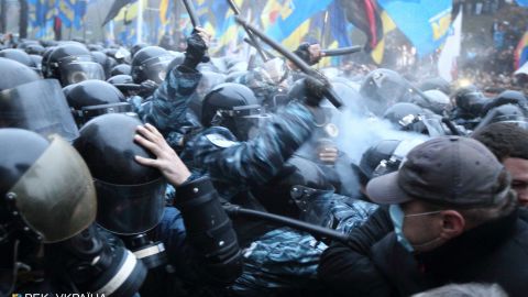 Расстрел Майдана: обвиняемого в убийствах беркутовца восстановили в должности