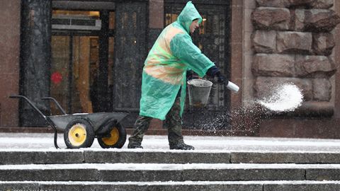 Путешествие по Европе: в Украине ввели неожиданное поощрение для дворников