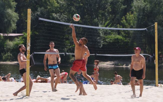 Грозовые дожди на западе и жара до +33: прогноз на выходные