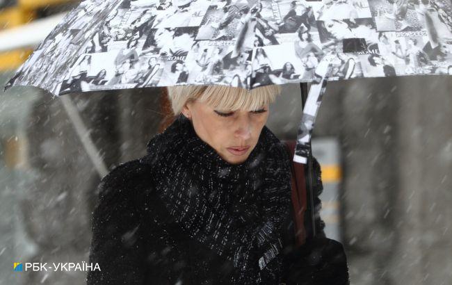 Погода "подарит" украинкам на 8 марта больше снега и дождей: синоптики обновили прогноз