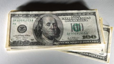 НБУ на 24 червня знизив офіційний курс долара