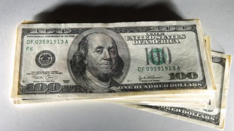 НБУ трохи підвищив офіційний курс долара на 12 травня