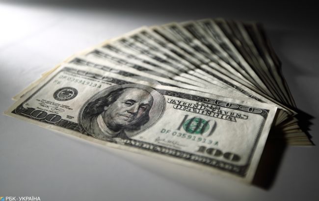 НБУ в очередной раз повысил курс доллара