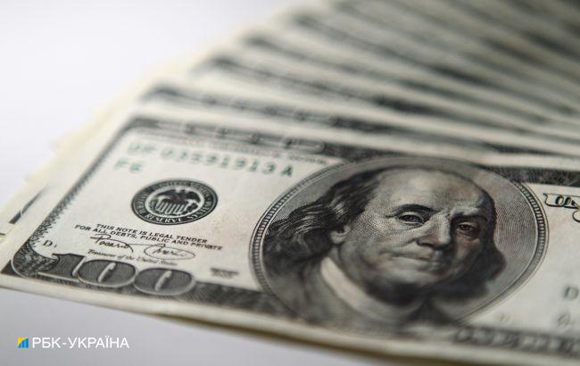 Долар зростає на тлі загрози вторгнення РФ до України, криптовалюти падають, - Reuters