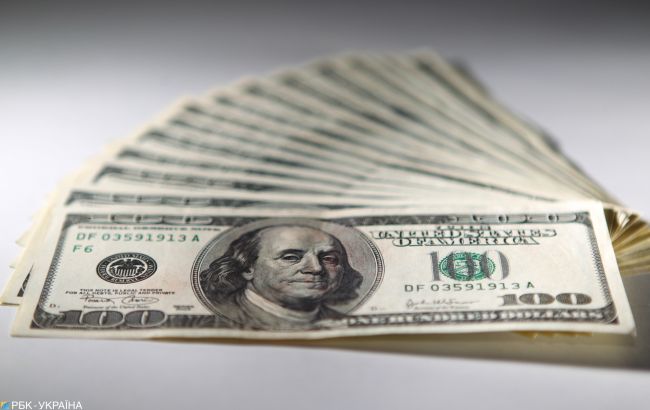 НБУ на 9 апреля повысил официальный курс доллара