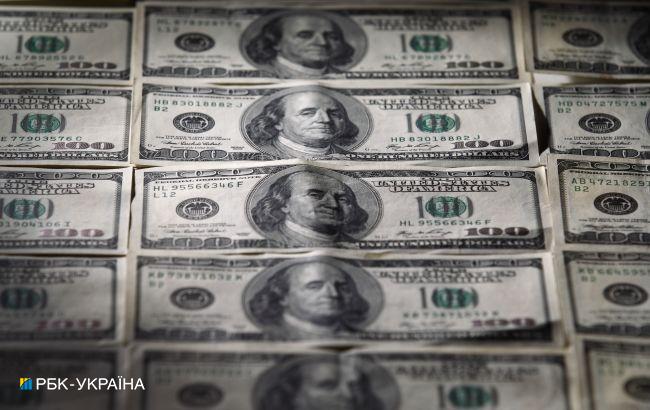 Міжбанк відкрився невеликим зниженням курсу долара