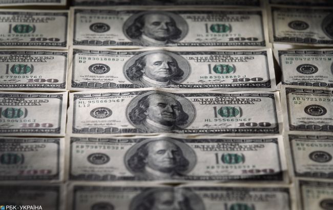 Курс доллара замедлил рост на межбанке