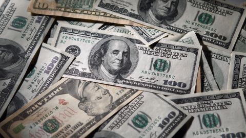 НБУ на 23 червня знизив офіційний курс долара