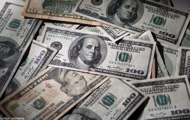 Курс доллара на межбанке упал на 15 копеек
