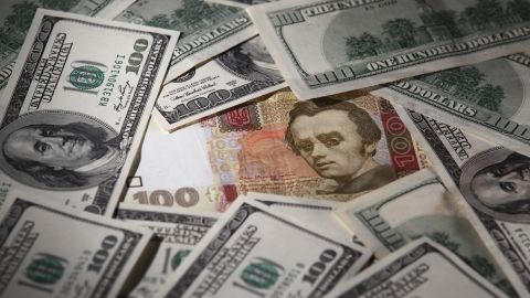 Межбанк открылся снижением курса доллара