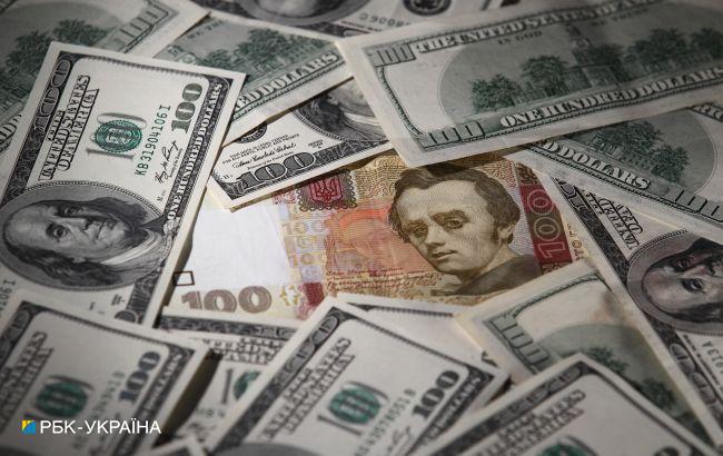 Официальный курс доллара растет третий день подряд